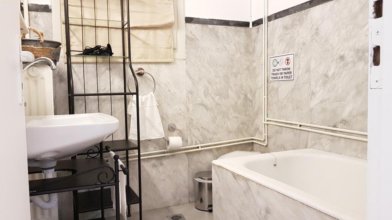 Olive Apartment- Athens Center, 4 Bd, 1.5 Bath Eksteriør billede